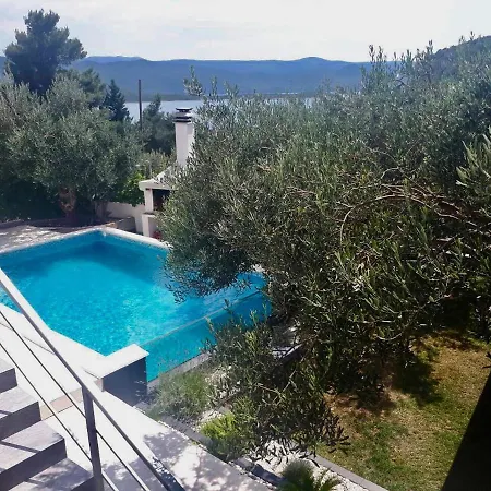 Ivka Gardens Holiday home