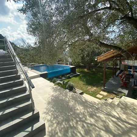 Holiday home Ivka Gardens *
