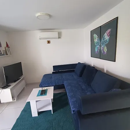 Holiday home Ivka Gardens *